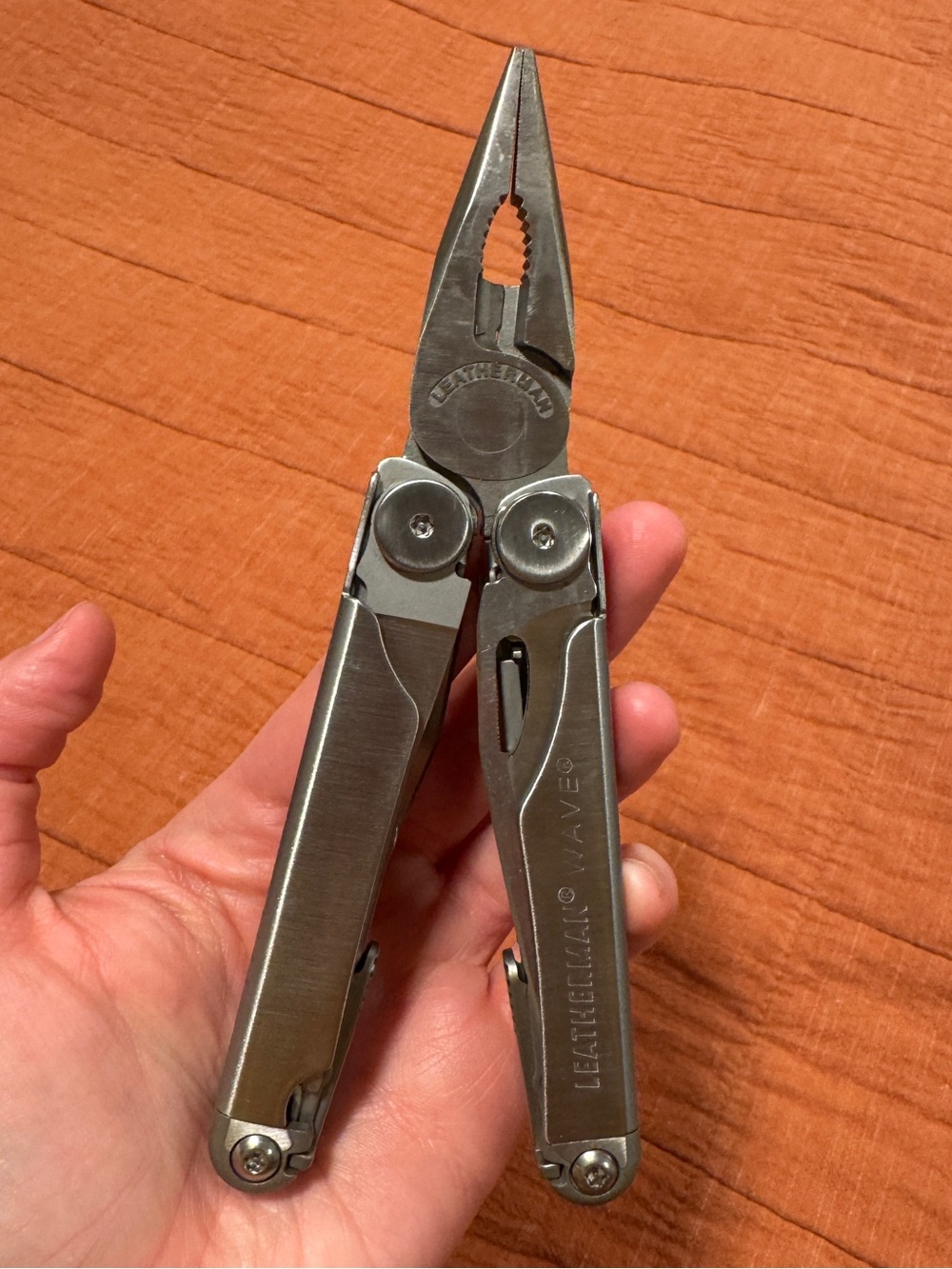 Leatherman Wave Stainless Steel Multitool with Black Leather Sheath - Picture 2 of 3